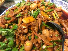 -野山舂·贵州现舂酸汤火锅(鸿通城店)