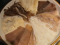 -哥老官重庆美蛙鱼头(龙湖杭州金沙天街店)
