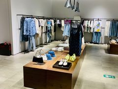 -URBAN REVIVO(北京大兴凯德MALL店)