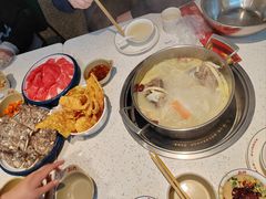 -三人行骨头王火锅(长寿店)