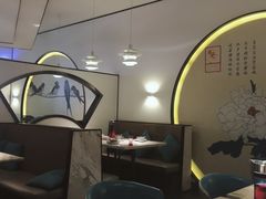 卡座-周渝食惦·酸菜鱼精致川菜(横岗店)
