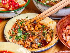 -拈签一笑黄牛肉辣卤串串