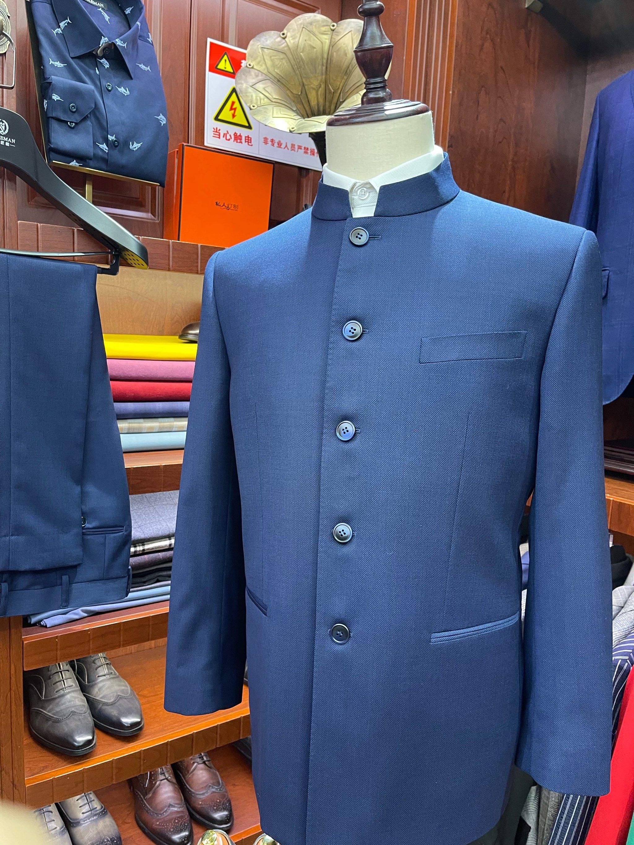 蓝色中山装,尽显青年韵致与担当