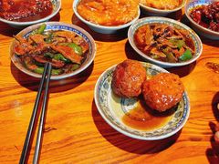 咸蛋黄狮子头-老外婆本帮面(塔城路店)