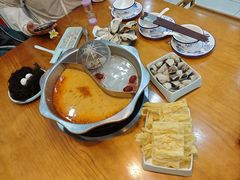 -老何家后安粉·糟粕醋海鲜火锅(三亚湾椰梦长廊店)