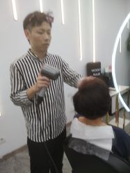 -MODEL'S HAIR