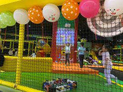 -蹦蹦跳跳(新奥购物中心店)