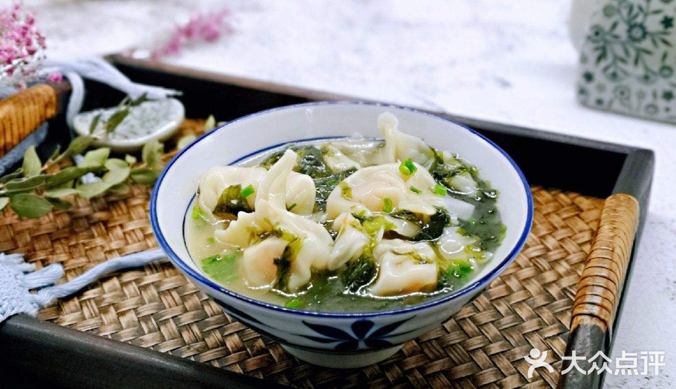 快手早餐～紫菜虾仁鲜肉小馄饨,鲜美无比!