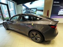 -TESLA 特斯拉(上海太古汇体验店)