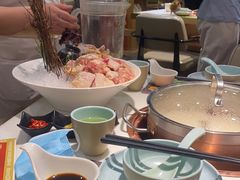 -洪氏嗨捞·猪肚鸡火锅(阳光天地店)