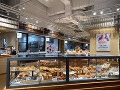 面包甜点陈列柜-七鲜超市(瑞虹天地太阳宫店)