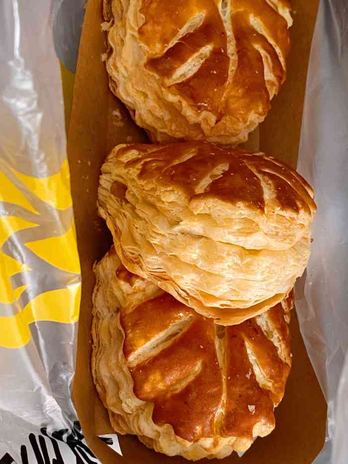 味多美蛋糕(朝新嘉园店)-"每次都是过来买蒜香法棍面包00,今天没有.