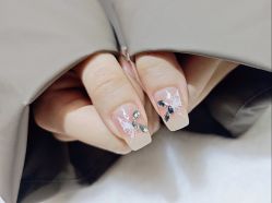 -荷茉里美甲美睫