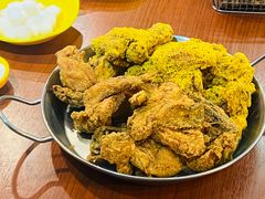 -BHC炸鸡(明洞总店)