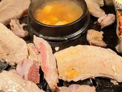 -江南猪肉商会无限续吃(弘大店)