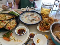 -覃记海鲜美食餐厅