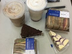 -瑞幸咖啡(东直门枢纽店)