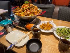 干锅红油牛蛙-西街夜油条·麻团包乌饭