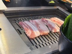 -臻牛烤肉