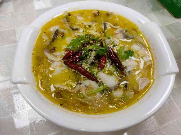 陈记酸菜鱼-"[薄荷]环境:店铺位置比较好找就在桥南."-大众点评移动版