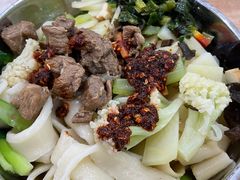 牛肉块扯面-清真老铁家灌汤包