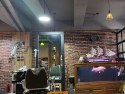 -青木造型HAIR·あおき髪を刈る潮人店