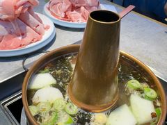 -洞庭洲·防空洞火锅·铜锅涮肉·烧烤(新百广场店)