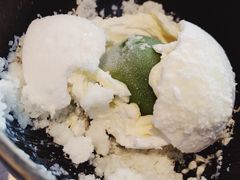 蛋白饼配罗勒冰霜-Ocean's Table 欧舍