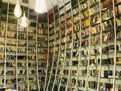 -钟书阁(松江泰晤士小镇店)