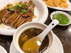 石橄榄炖龙骨汤-陆记鹅庄·潮汕菜·狮头鹅(大仟里店)