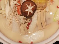 -三人行骨头王火锅(长寿店)