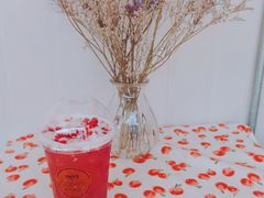 满杯红石榴-灯塔咖啡馆BOOK·Coffee Shop