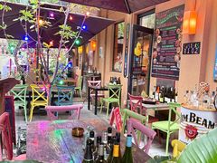 -SISTERS BAR RESTAURANT川意酒馆(嘉善老市H楼店)