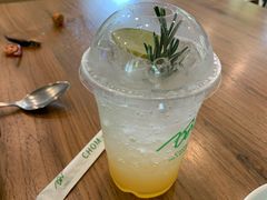 -Chom Cafe and Restaurant