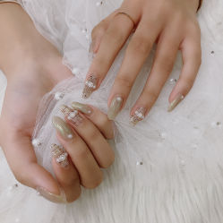 -七彩虹美甲美睫 半永久