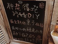-新华里咖啡书吧(新华书店小寨店)