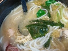 -灵芝妹子海鲜米线(香炉礁山姆店)