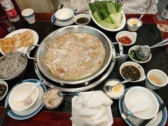 -老来福·非遗酸汤兔(凯旋路店)