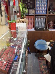 -灵彩珠宝(朗香街店)