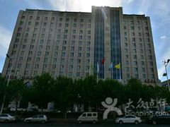 -锦龙国际酒店(天津奥体中心华苑地铁站店)