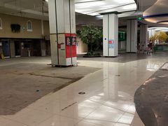 -家乐福(四元桥购物中心店)