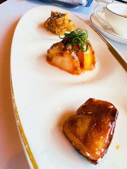 金轩中餐厅 Jin Xuan(浦东丽思卡尔顿酒店)红粉酱鲜鲍鱼图片