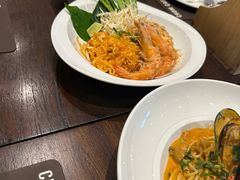 -Chom Cafe and Restaurant