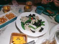 -荷塘秋月·本帮江浙菜(国权路店)