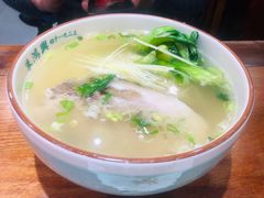 枫镇大肉面-朱鸿兴面馆(绿宝广场店)