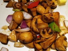 菌临天下-云海肴·汽锅鸡·云南菜(美罗城店)