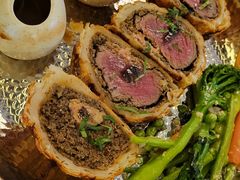 澳洲和牛惠灵顿鹅肝牛排-普朗姆生蚝牛排馆 The Plump Oyster(成都摩方购物中心店)