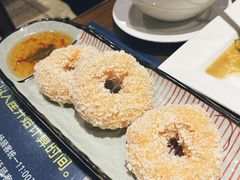 炸虾饼配泰国梅子酱-帕蓝·暹罗料理(大学路店)