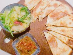 墨西哥辣味牛肉薄饼配蔬菜沙拉-半秋山西餐厅(巴南万达广场店)