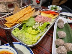 蔬菜拼盘-沙胆彪炭炉牛杂煲(成都玉林店)